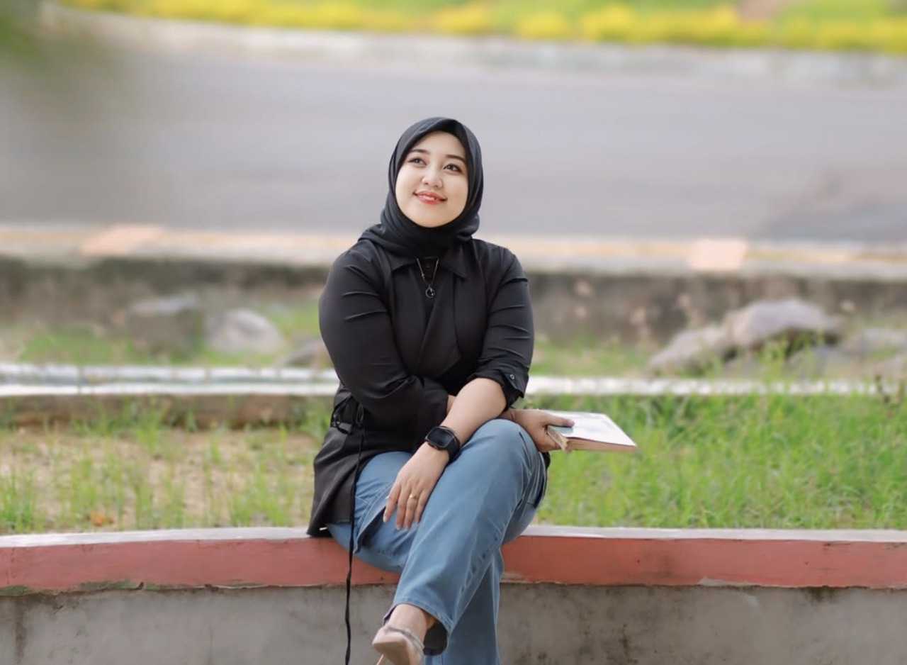 PERHIASAN DAERAH DAN RUANG MERDEKA BAGI PEREMPUAN